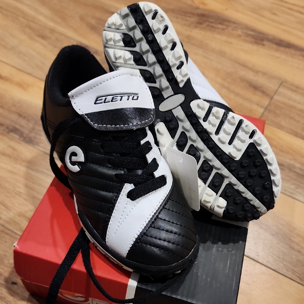Eleto Black and White Soccer Cleats